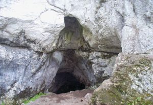 Пещера древнего человека